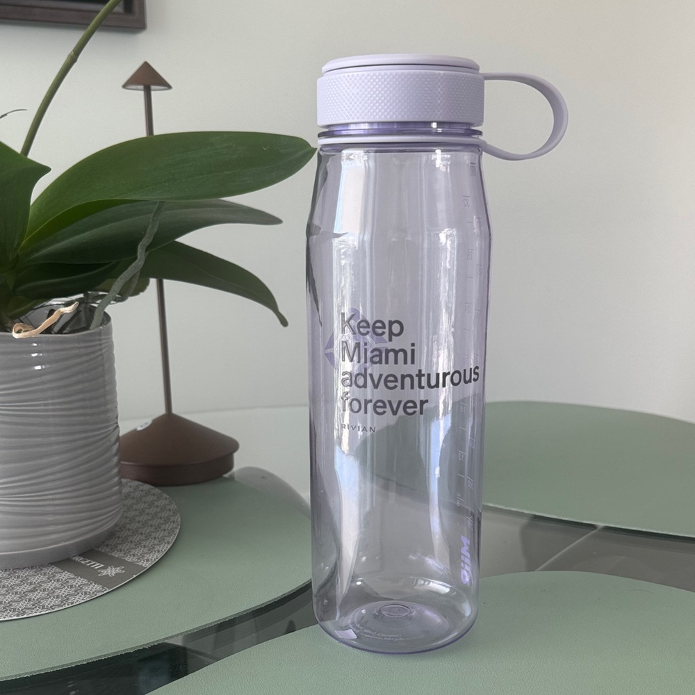 MiiR 33oz Water Bottle Lavender – Miami Edition